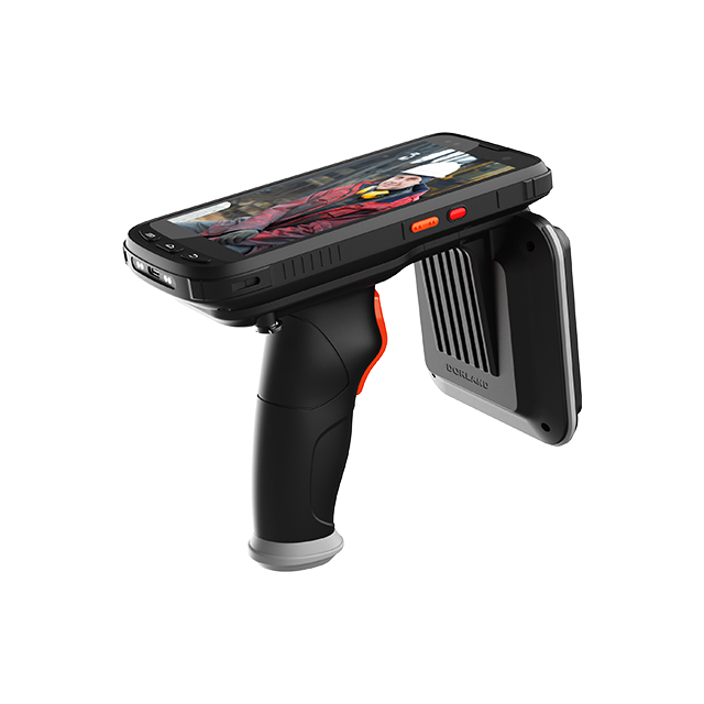 Inspektion von Tanklagern mit eigensicheren PDAs, Kameras und mobilen Geräten